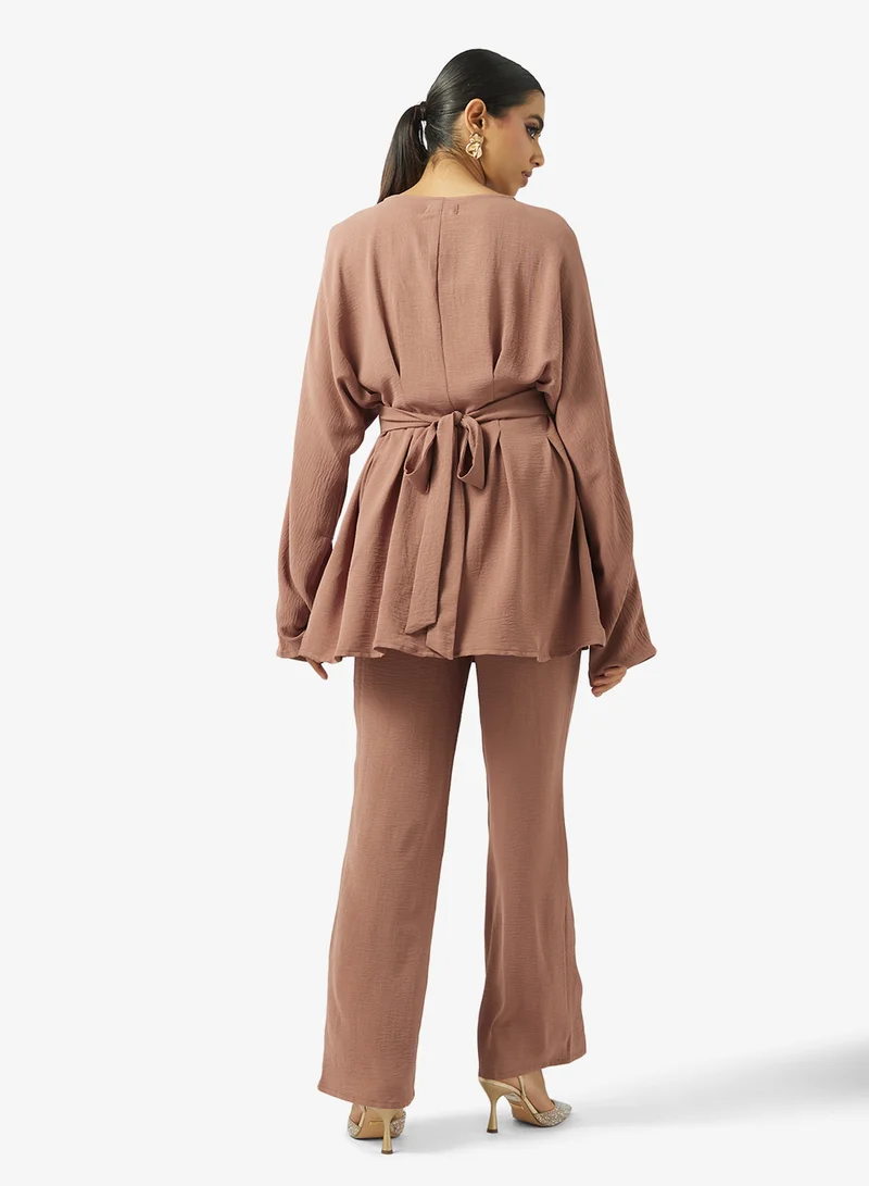 خزانة Peplum Top & Pant Set